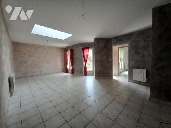 Plein centre, au calme, Maison de plain-pied construite en 1993, d'une surface de 82 m² compren...