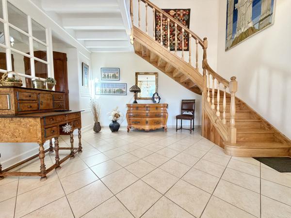 Maison avec vue sur la rivière, gîte et double garage. Saint-Sylvestre-sur-Lot (47140)