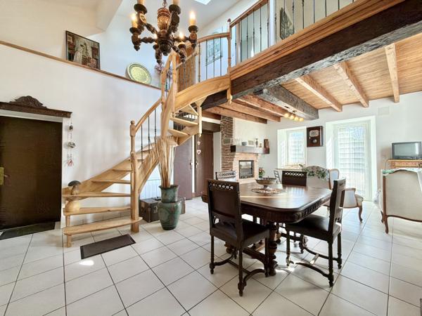 Maison avec vue sur la rivière, gîte et double garage. Saint-Sylvestre-sur-Lot (47140)