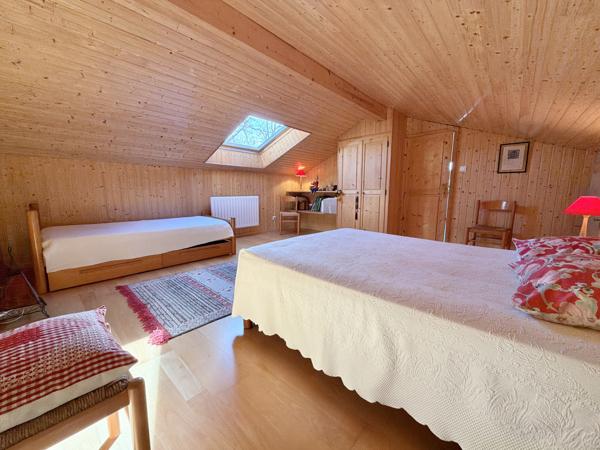 Maison avec vue sur la rivière, gîte et double garage. Saint-Sylvestre-sur-Lot (47140)