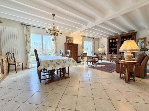Maison avec vue sur la rivière, gîte et double garage. Saint-Sylvestre-sur-Lot (47140)