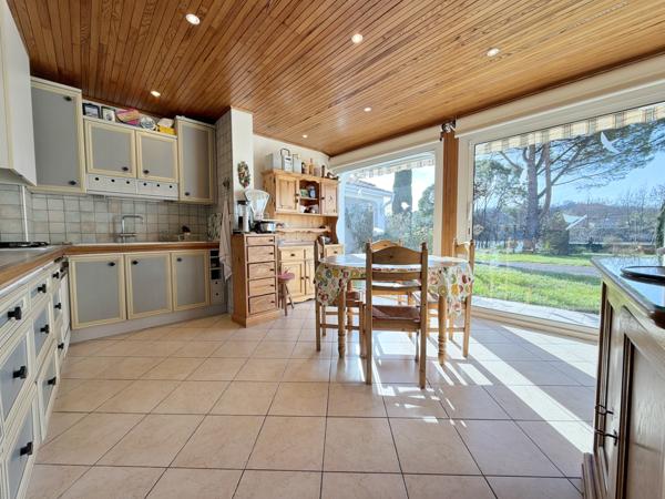 Maison avec vue sur la rivière, gîte et double garage. Saint-Sylvestre-sur-Lot (47140)