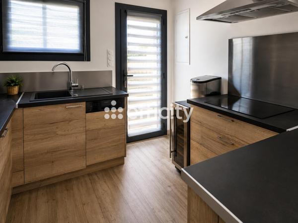 Maison
         3 pièces
        - 64 m² Exclusivité 270 000 € *