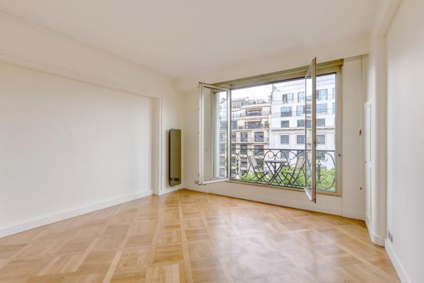 Location vide - Appartement  - Paris 75008-  97 m2 - 1 chambre - Avenue Montaigne