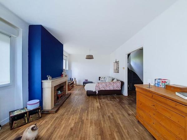 EXCLUSIVITÉ HENNEBONT : Belle maison au coeur d'une parcelle arborée