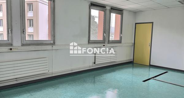 À vendre Local commercial 1338 m² - Vienne 38200