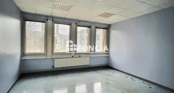 À vendre Local commercial 1338 m² - Vienne 38200