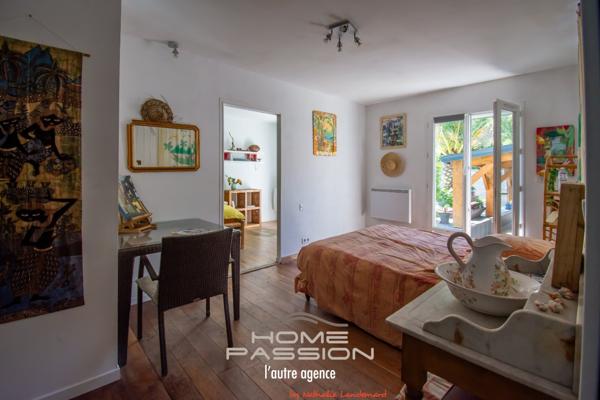 Maison
                                                                                                                                                                                                                                                                                                                        6 pièce(s)                                                                                                                                                                                                          5 chambre(s)                                                                                                                                                                                                          211  m²