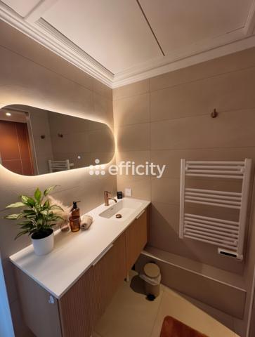 Appartement
         3 pièces
        - 66 m² Bien prestige 489 000 € *
