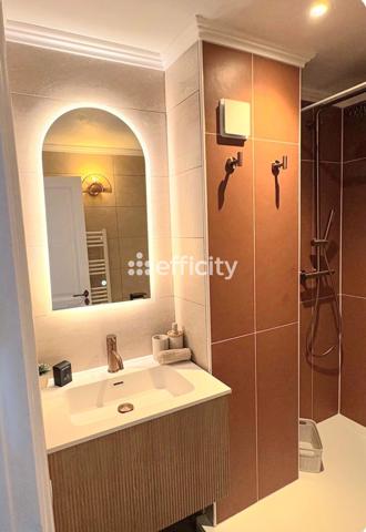 Appartement
         3 pièces
        - 66 m² Bien prestige 489 000 € *