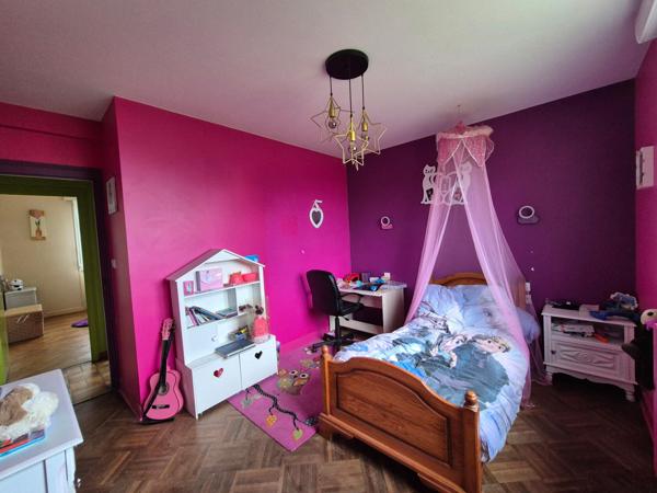 Maison 6 pièces de 148m² sur un terrain de 2119m²