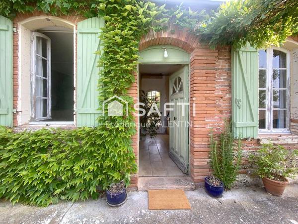 A proximité de Montastruc La Conseillére Toulousaine avec piscine  en position dominante