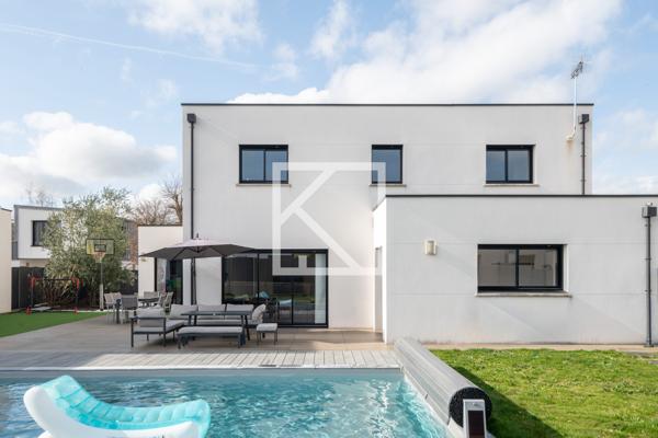 Maison contemporaine avec piscine