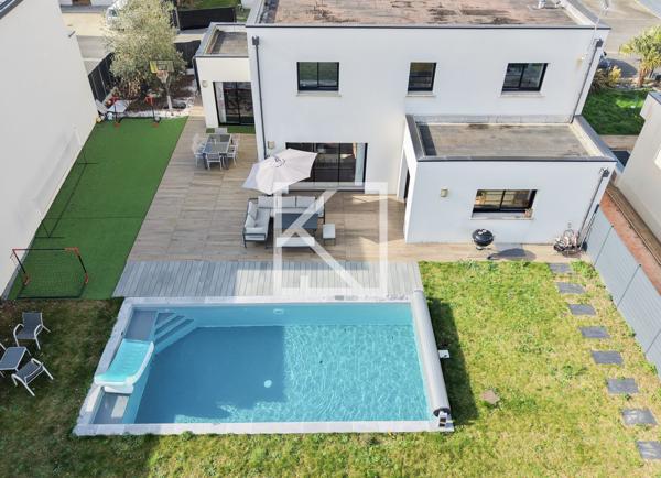 Maison contemporaine avec piscine