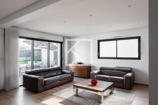Maison contemporaine avec piscine