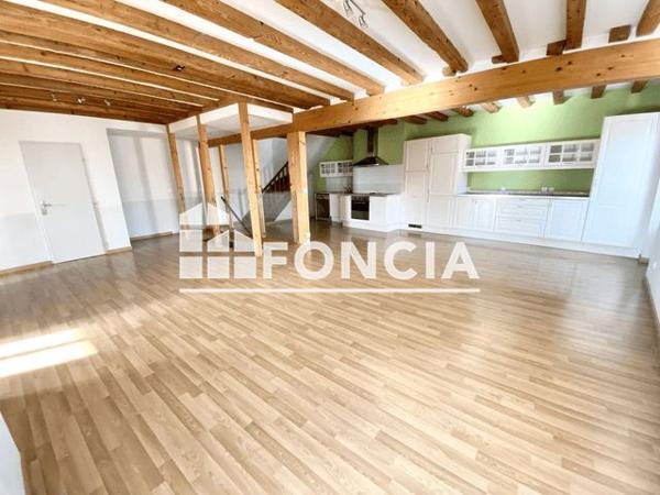 Location Appartement 5 pièces 252.2 m² - 9 RUE DU PRIEURE Divonne- Les- Bains 01220