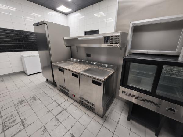 Fonds De Commerce
        
        - 172 m² 59 000 € *
