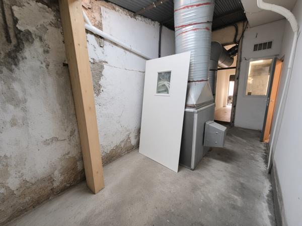 Fonds De Commerce
        
        - 172 m² 59 000 € *