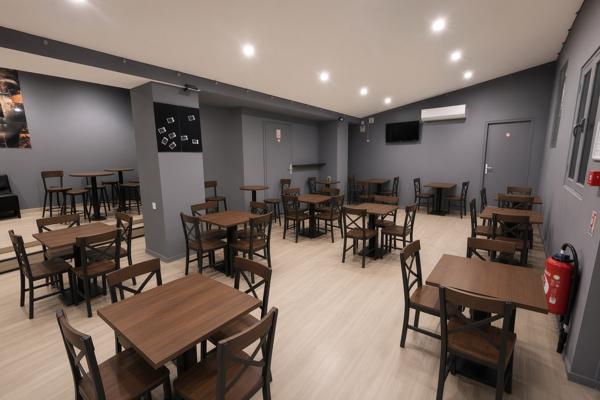 Fonds De Commerce
        
        - 172 m² 59 000 € *