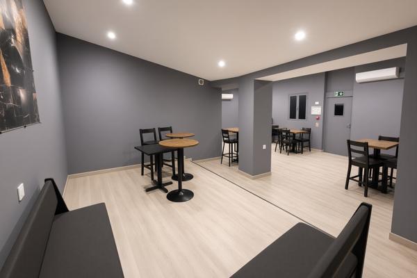Fonds De Commerce
        
        - 172 m² 59 000 € *