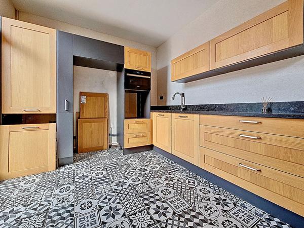 charmant F4 _ moulures _ cheminées _ grand espace de vie _ terrasse