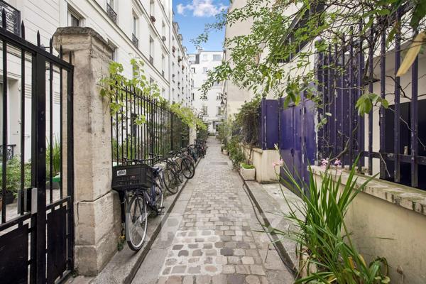 Paris XVIIIe - Appartement au calme dans une allée privée