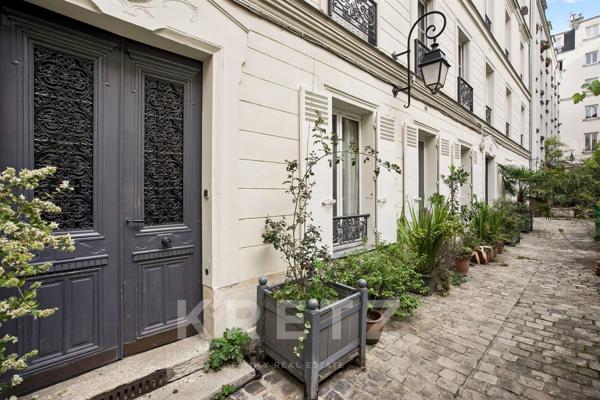 Paris XVIIIe - Appartement au calme dans une allée privée