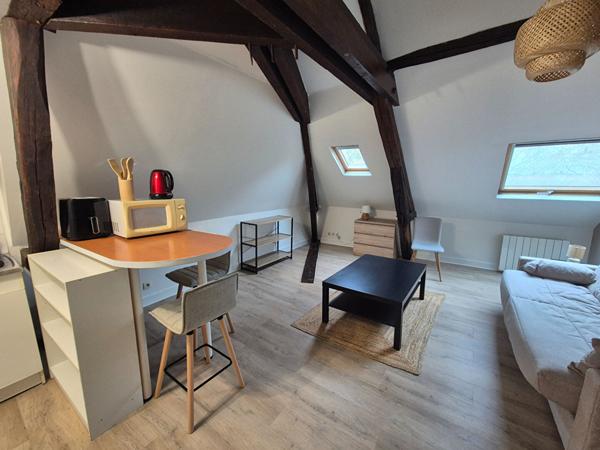 studio 19 m2 HYPERCENTRE TOUTES CHARGES COMPRISES