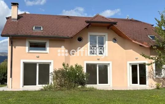 Maison 7 pièces - 220 m²