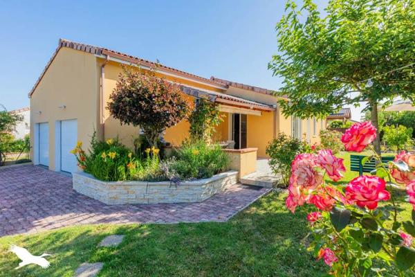 Maison à vendre 365 680 € L'Isle-Jourdain 4 p 100 m² DPE C