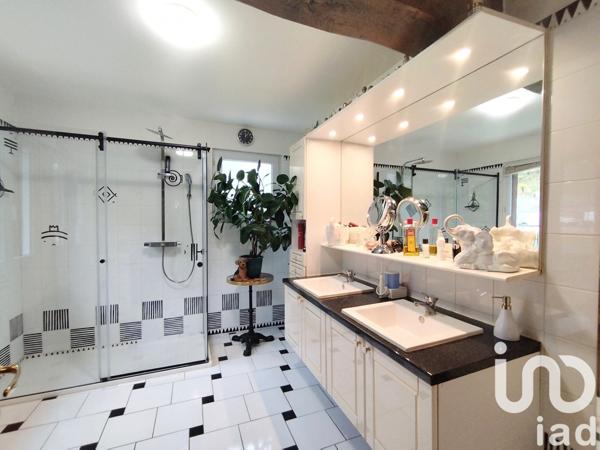 Maison traditionnelle 5 pièces de 220 m² à Orival (76500)