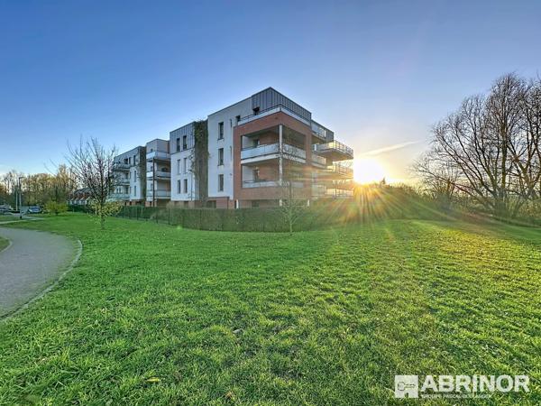 Appartement de type 3 de 2015 exposé S/O avec balcon et parking - 2 chambres - Cadre exceptionnel. COMINES