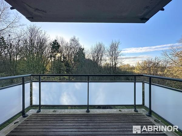 Appartement de type 3 de 2015 exposé S/O avec balcon et parking - 2 chambres - Cadre exceptionnel. COMINES