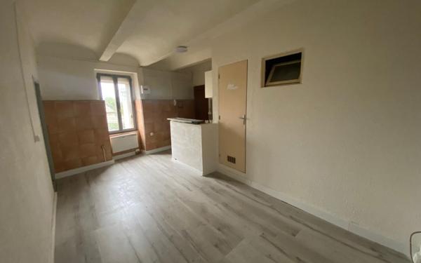 Appartement à louer    2 pièces •  Saint-Julien-de-Cassagnas