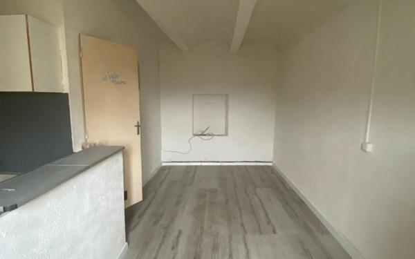 Appartement à louer    2 pièces •  Saint-Julien-de-Cassagnas