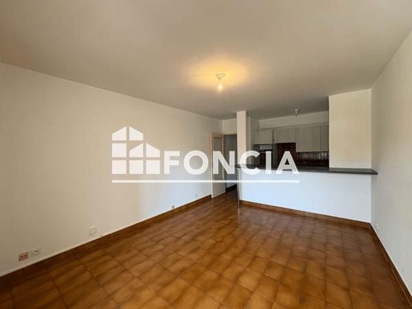 Location Studio 30.25 m² - LES TAMARIS 21 Hyeres 83400