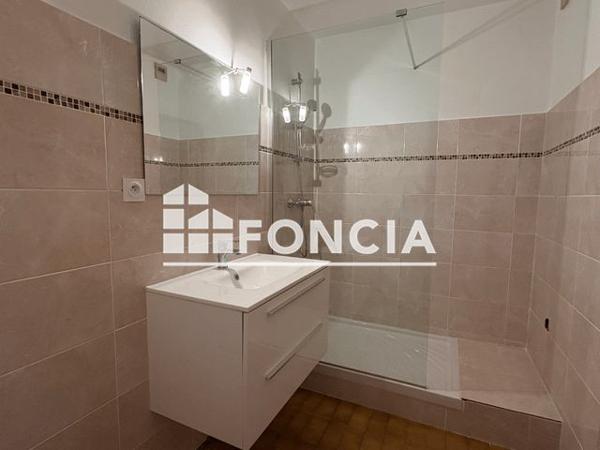 Location Studio 30.25 m² - LES TAMARIS 21 Hyeres 83400