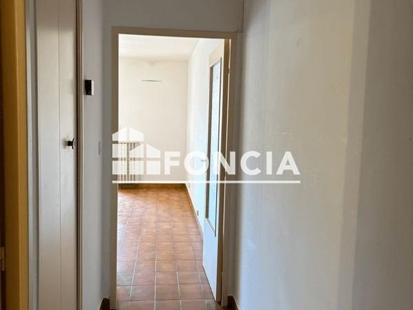 Location Studio 30.25 m² - LES TAMARIS 21 Hyeres 83400