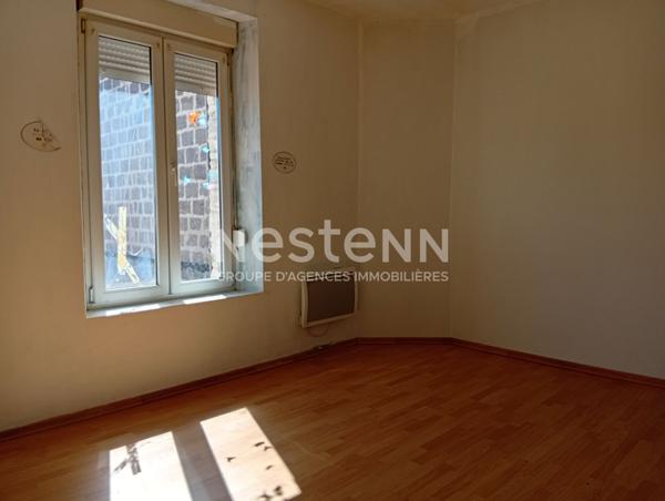 REVIGNY-SUR-ORNAIN maison de ville de 92 m² de type F4 avec cour et cave.