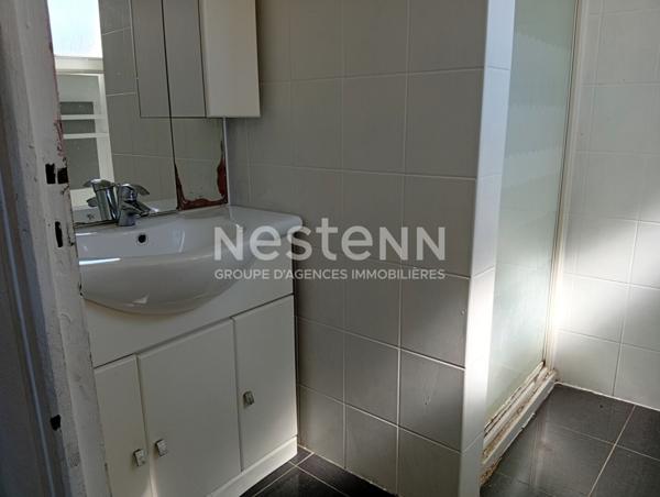 REVIGNY-SUR-ORNAIN maison de ville de 92 m² de type F4 avec cour et cave.