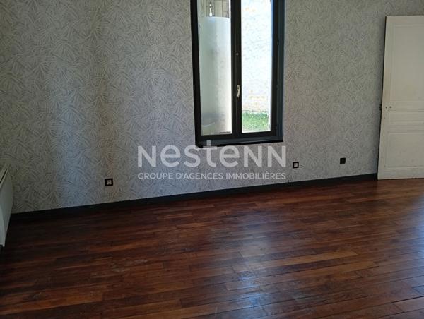 REVIGNY-SUR-ORNAIN maison de ville de 92 m² de type F4 avec cour et cave.