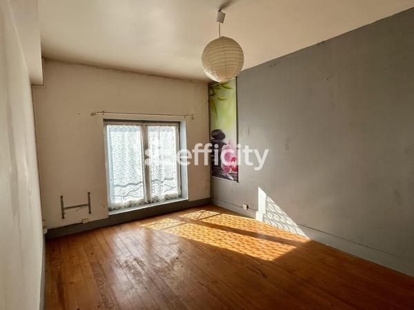 Maison
         5 pièces
        - 134 m²