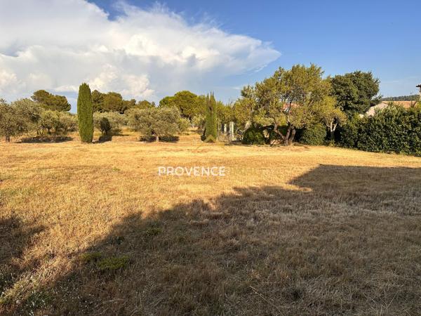 La Fare-les-Oliviers (13580) Terrain à bâtir de 651 m2 - Secteur recherché
