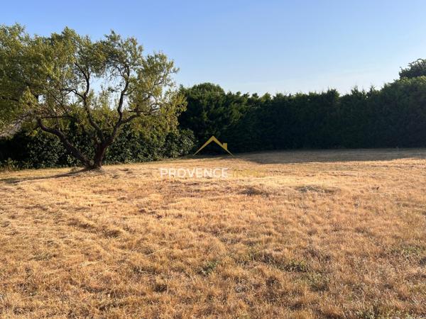 La Fare-les-Oliviers (13580) Terrain à bâtir de 651 m2 - Secteur recherché