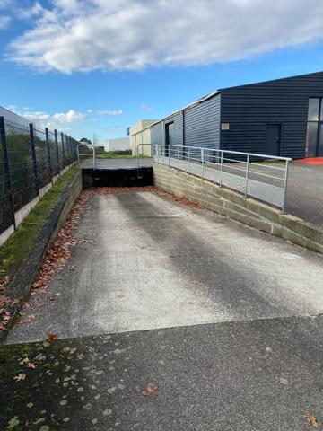 Local d'activité 1250 m2 - NANTES EST