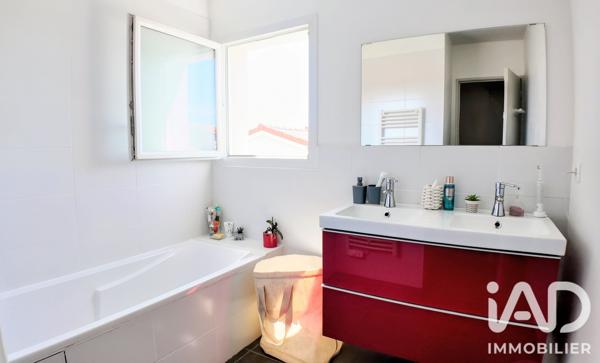 Maison à vendre 7 pièces 120 m² Saint-Just-Saint-Rambert