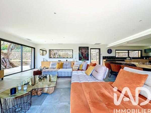 Maison à vendre 7 pièces 221 m² Sanary-sur-Mer