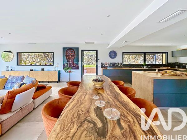 Maison à vendre 7 pièces 221 m² Sanary-sur-Mer