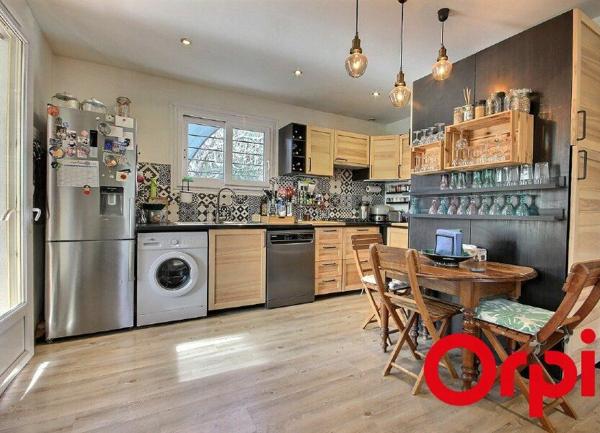 Maison à vendre    6 pièces •  Marseille 12