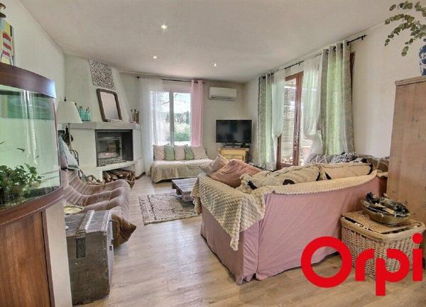 Maison à vendre    6 pièces •  Marseille 12